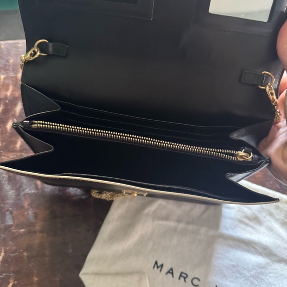 Marc Jacobs vintage Black Crossbody Bag with Gold Hardware - Picture 6 of 7